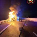 Grottaminarda, nella notte a fuoco autocarro in transito sulla A16 Napoli-Canosa