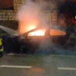 Avellino, un’autovettura in fiamme nella notte